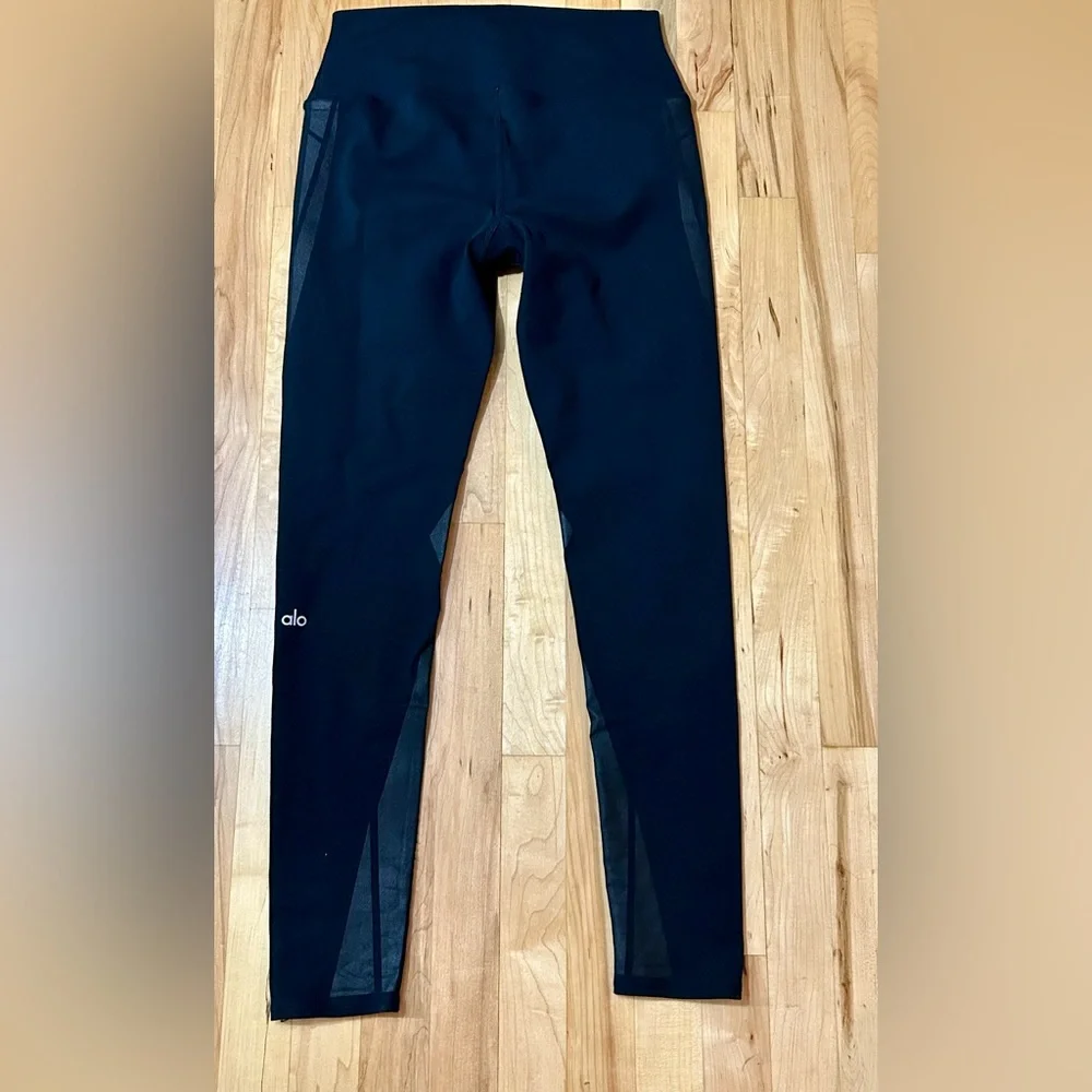 Alo Yoga High Waist Airbrush Facet Leggings in black Size Large - Picture 5 of 7